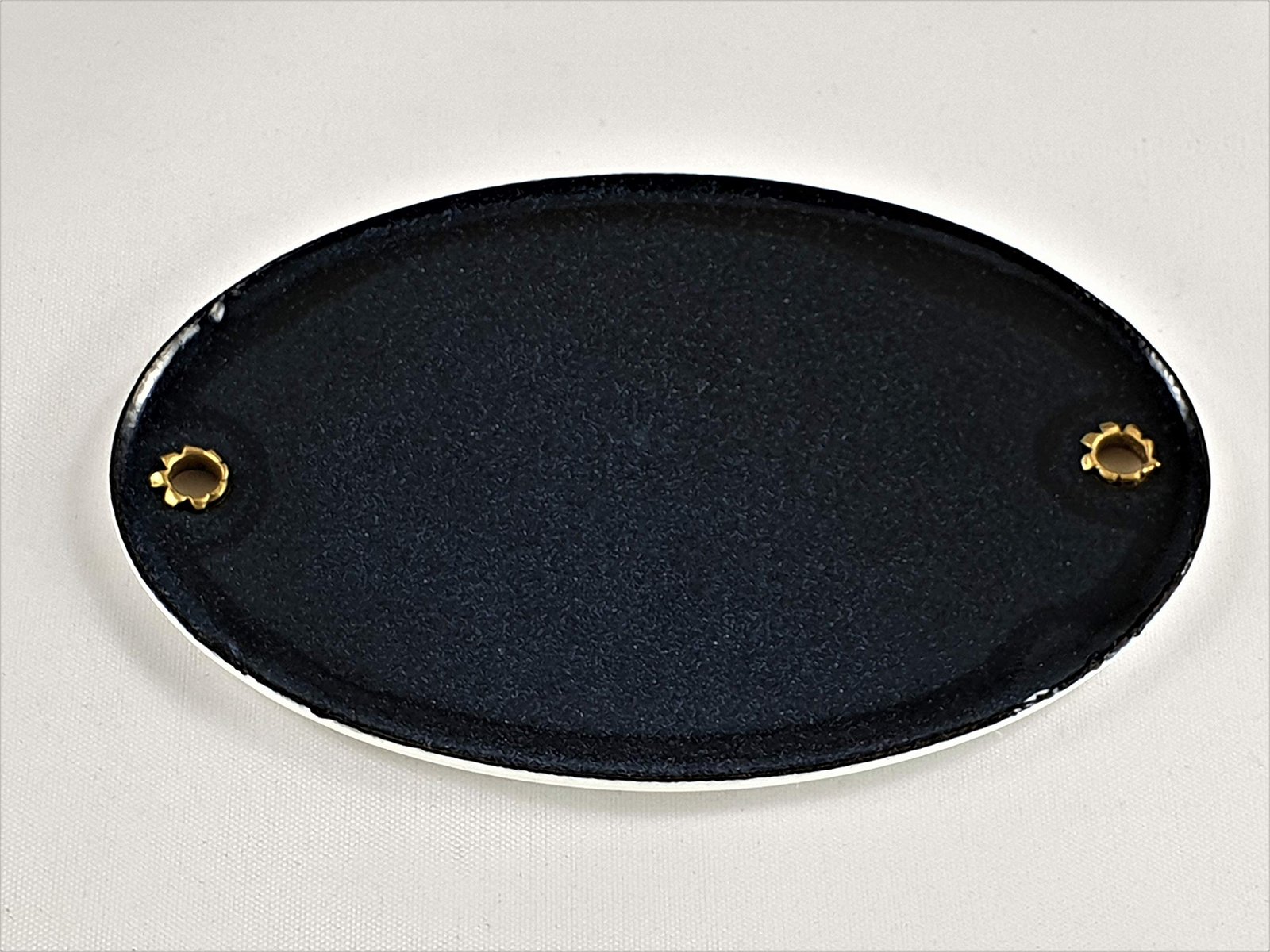 Emaille Hausnummer Schild Nr. 10, oval, Weiß-Schwarz "Handarbeit" - Image 3